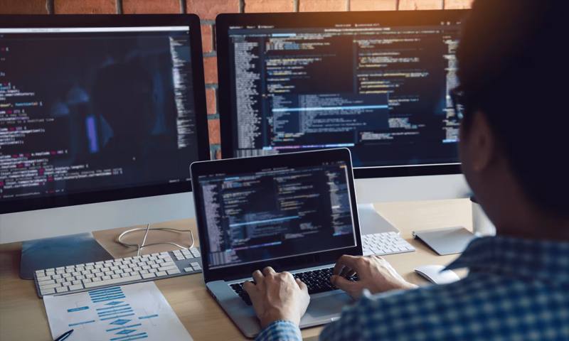 数据科学选型:R与Python如何赋能太子河区网站建设?